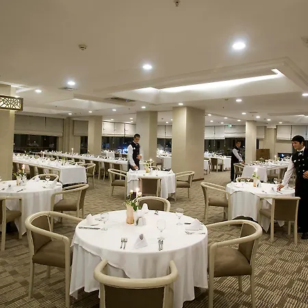 卡文萨瑞特马尔酒店 度假村 伯萨